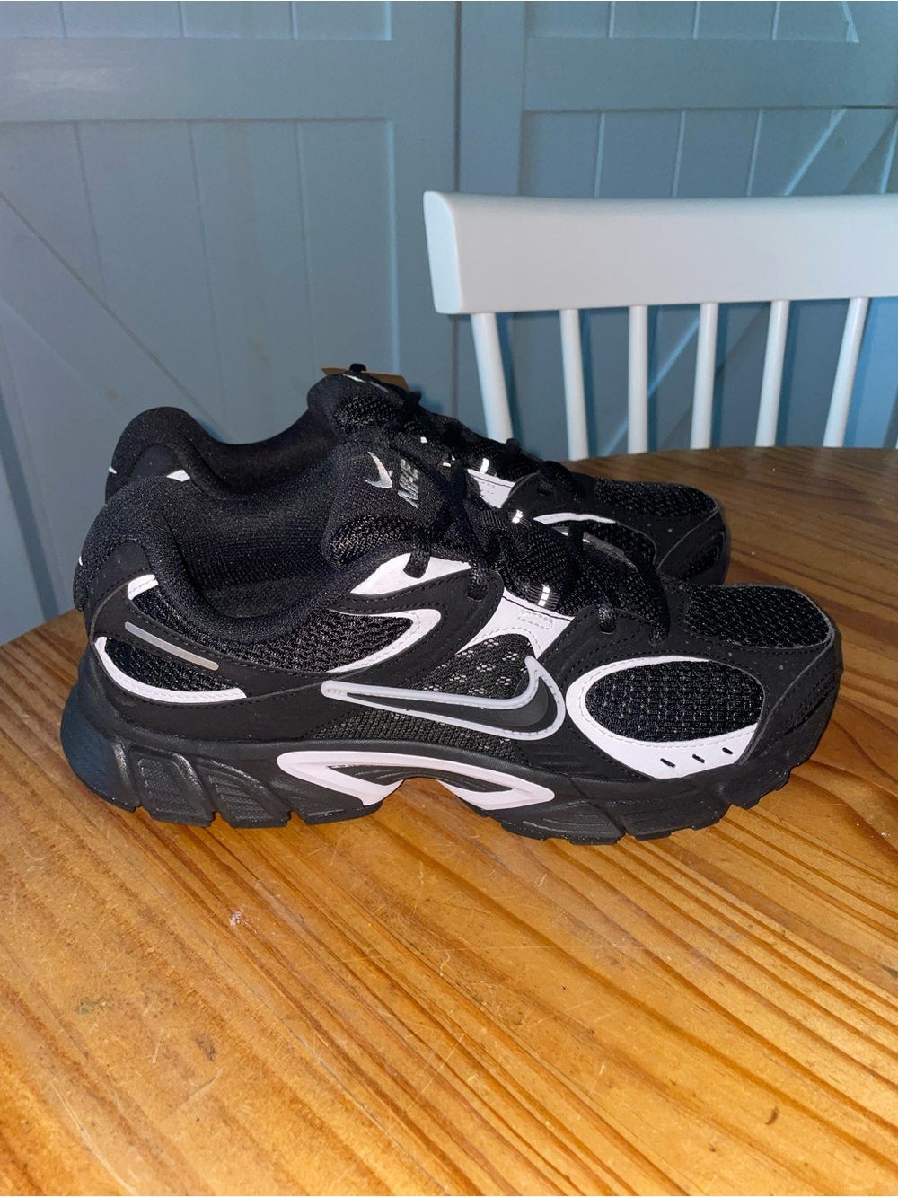 Nike V5 RNR Black/white Men's Size 9 NWOB